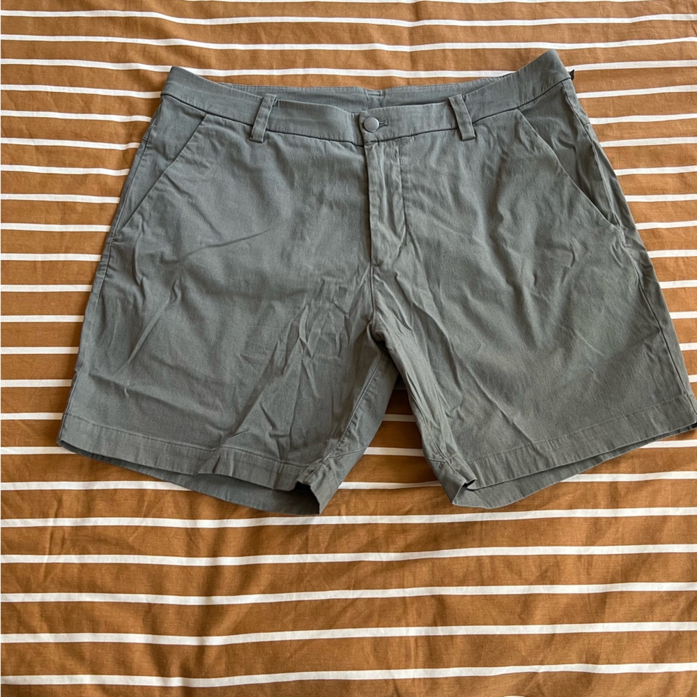 Lululemon commission shorts 7”